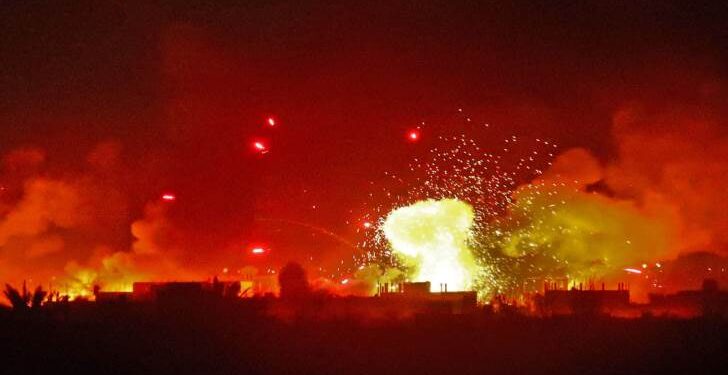 قصف يستهدف مجموعة شاحنات عبرت الحدود العراقية باتجاه سوريا