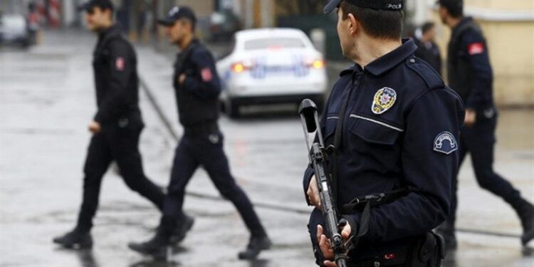 القبض على (4 مشتبه) بهم بحادثة قتل عائلة عراقية في تركيا