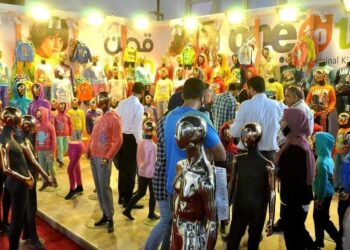 لأول مرة في التأريخ (أمريكا وأوروبا) أكبر مستـــورد للملابس المصرية