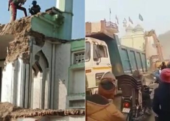 بالفيديو .. السلطات الهندية تهدم مسجدا تاريخيا تم بناؤه من 5 قرون