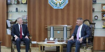  وزير الداخلية  بلتقــــي سفيري السودان والاردن كل على حدة