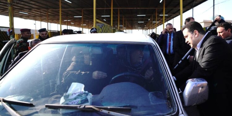 السوداني يوجه برفع الكتل الكونكريتية من منطقة في بغداد وإنشاء شارع حيوي