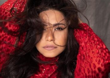 استغلال للشعبية أم اضطراب في الشخصية ؟  ,, (استقواء المشاهير بالجماهير)