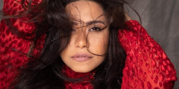 استغلال للشعبية أم اضطراب في الشخصية ؟  ,, (استقواء المشاهير بالجماهير)