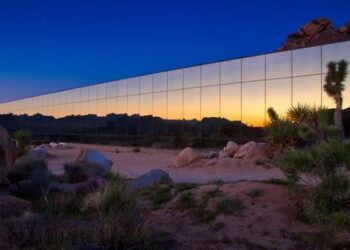 حكاية منزل غير مرئي في كاليفورنيا .. “الوجهة المفضلة للمشاهير”