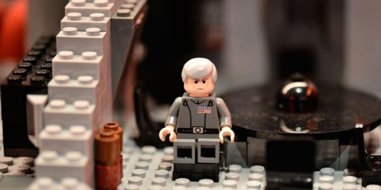 “الليـــغو” كأداة استثمار ممنوع اللعب بها ؟