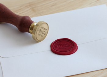 الشمع الأحمر ,,, للملوك والعشاق وصناديق الاقتراع