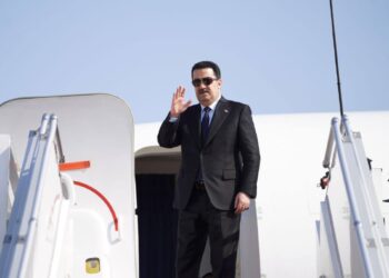 السوداني يصل إلى باريس وتصريح بــ(توقيع اتفاقية شراكة استراتيجية بين العراق وفرنسا)