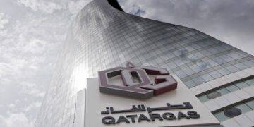 قطر تجري محادثات للاستحواذ على حصة في مشروعات “توتال” بالعراق