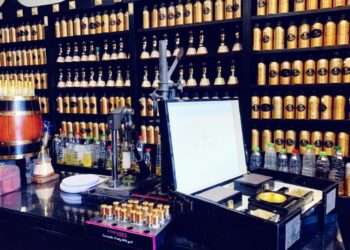 اللبنانيون يودعون “زمن العطور الجميل” ,,, تركيب الروائح