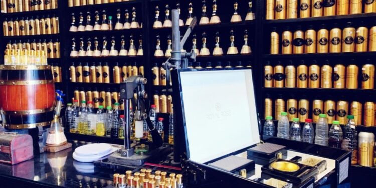 اللبنانيون يودعون “زمن العطور الجميل” ,,, تركيب الروائح