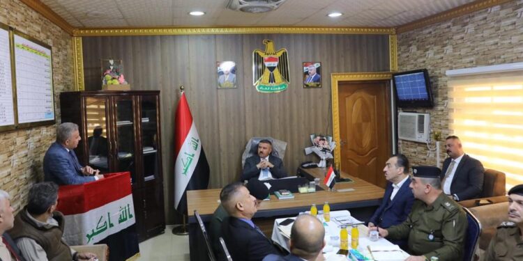 وزير الداخلية يعقد اجتماعاً في مديرية مكافحة مخدرات ديالى ويزور الأحوال المدنية والمرور في المحافظة