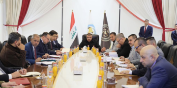 وزير الداخلية يعقد اجتماعاً مهماً مع مدراء المديريات وأقسام عدد من مفاصل وتشكيلات الوزارة