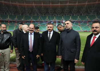 بالفيديو .. وزير الداخلية  يشرف ميدانيا على الخطة الامنية لنهائي بطولة خليجي 25