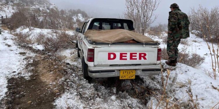 شاهد.. موجة صقيع وثلوج تعيق حركة القوات الأمنية في جبل كارة بدهوك