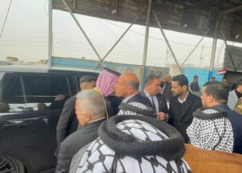 عدنان درجال في سوق الشيوخ لتقديم التعازي لذوي الضحايا من المشجعين
