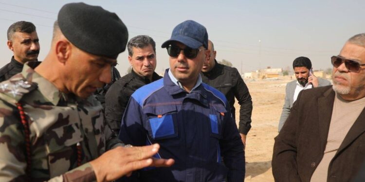 اصدار توجيهاً  من محافظ النجف بشأن المتاجرين بالأراضي الزراعية