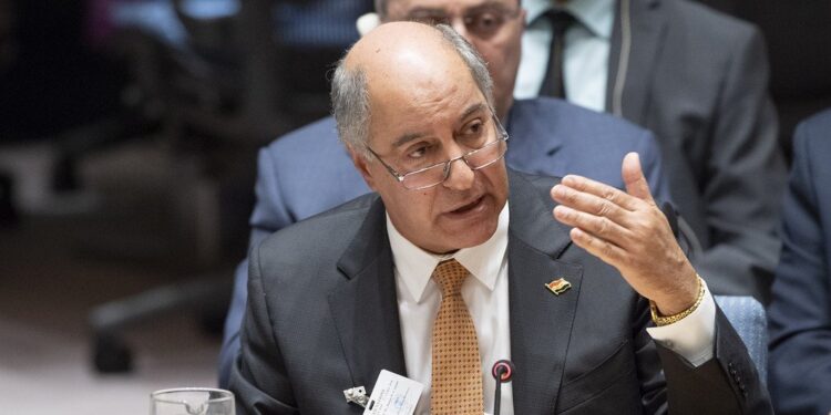 وزير: هناك مبالغة بإبداء الكرم في البصرة لكسب ضيوف الخليج