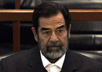 ضابط امريكي يكشف تفاصيل جديدة عملية اعتقال صدام حسين ,,, “بوش يحتفظ بمسدسه”