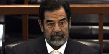 ضابط امريكي يكشف تفاصيل جديدة عملية اعتقال صدام حسين ,,, “بوش يحتفظ بمسدسه”