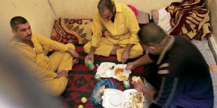 مجلس الوزراء يخفق في إلغاء عقد إطعام السجناء