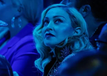 مدينة فرنسية تريد استعادة لوحة من مغنية أمريكية ,, تعود للقرن الـ 19