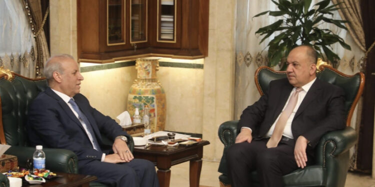 وزير الدفاع يبحث مع روسيا عدة ملفات للخروج برؤيا مشتركة