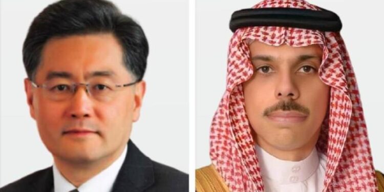 وزيرا خارجية السعودية والصين يبحثان التطورات الدولية