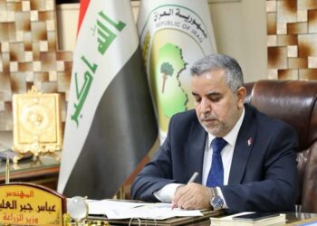 وزير الزراعة يصادق على تثبيت موظفي العقود
