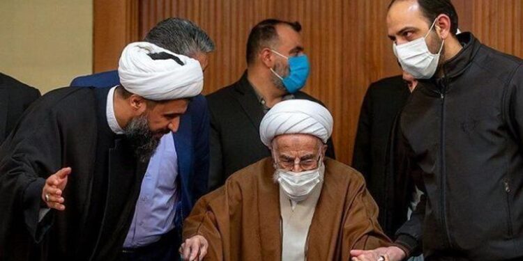 قرار إيران بقبضة “المتشددين” ,,, أحمد جنتي رئيسا لـ”خبراء القيادة”