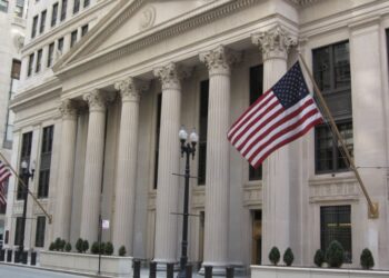 الوفد العراقي لواشنطن توصـــل إلــــى (آليات جديدة) بشأن أزمة الدولار