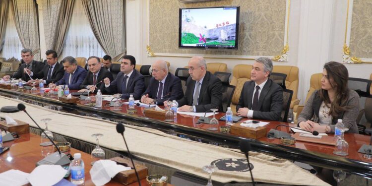 اعداد قانون النفط والغاز من قبل لجنة مشتركة “بين بغداد واربيل”