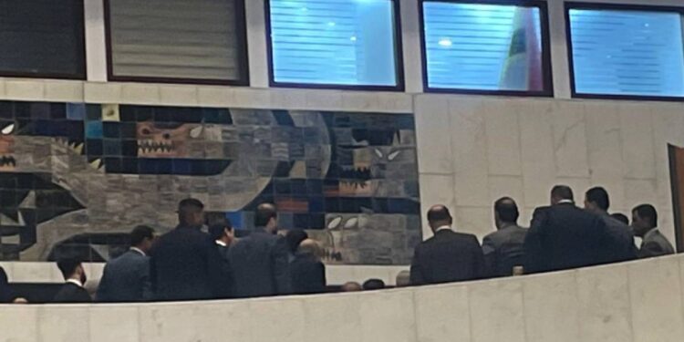 مشادة بين اعضاء مجلس النواب العراقي بسبب “سانت ليغو”