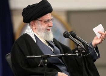 خامنئي يكشف عن بيــــــع إيران طائرات مسيرة