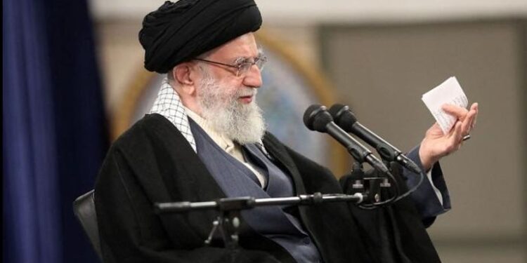 خامنئي يكشف عن بيــــــع إيران طائرات مسيرة