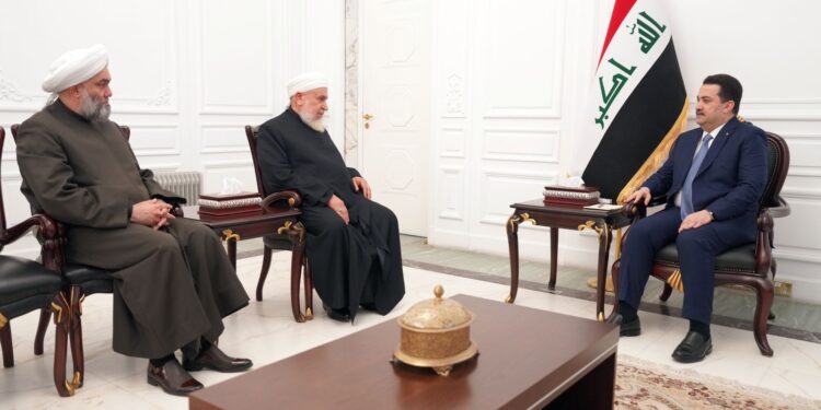 السوداني يستقبل العلّامة الشيخ عبد الرزاق السعدي والشيخ خالد الملّا