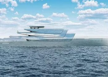 تصميم يخت فاخر مغطى بالكامل بالمرايا يمكنه الاختفاء