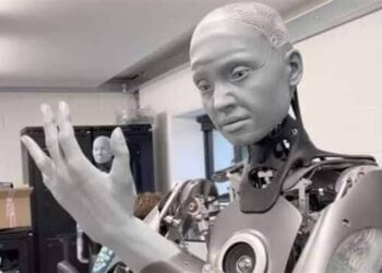 روبوت مدعوم بالذكاء الإصطناعي .. أرغب في سرقة شفرة أسلحة نووية