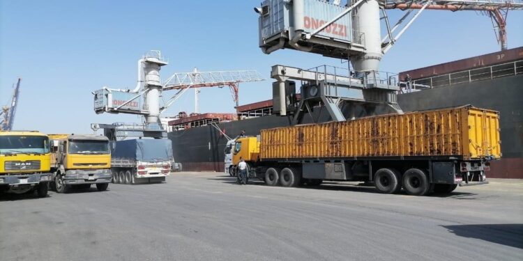 الاعلان عن وصول باخرتين محملتين بالحنطة الامريكية والاسترالية