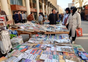 أرصفة الكتب في العراق … كلفة قليلة لـ “خير جليس”