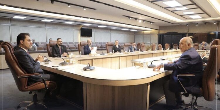 البرلمان يدعو المصارف الخاصة لإطلاق خدمات متطورة