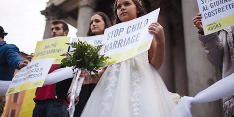 منع زواج القاصرات في بريطانيا