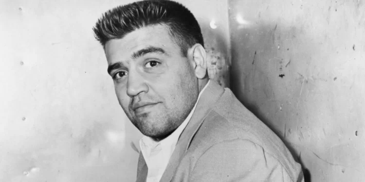 تظاهر بالجنون للإفلات من ملاحقة FBI ,, الملاكم الذي أصبح زعيماً لأقوى عصابات المافيا