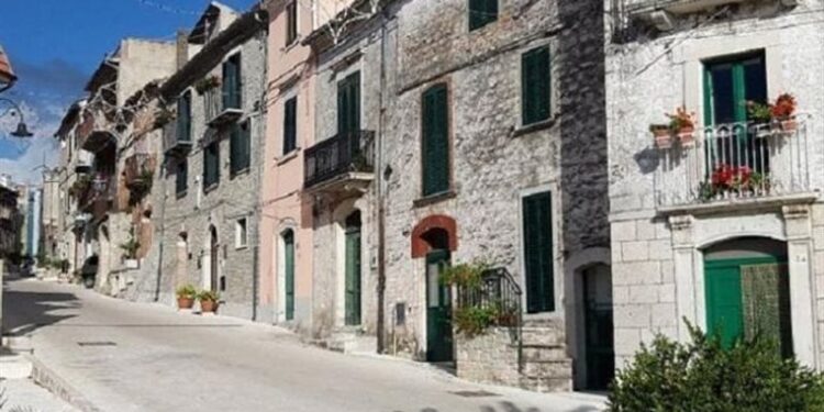 مدينة إيطالية تبيع منازل مقابل يورو واحد