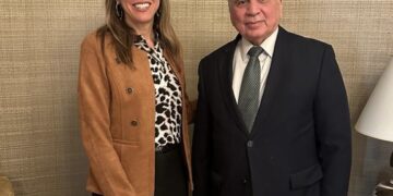 وزير الخارجية يتفق مع مساعدة نظيره الأميركي على تشخيص الفساد