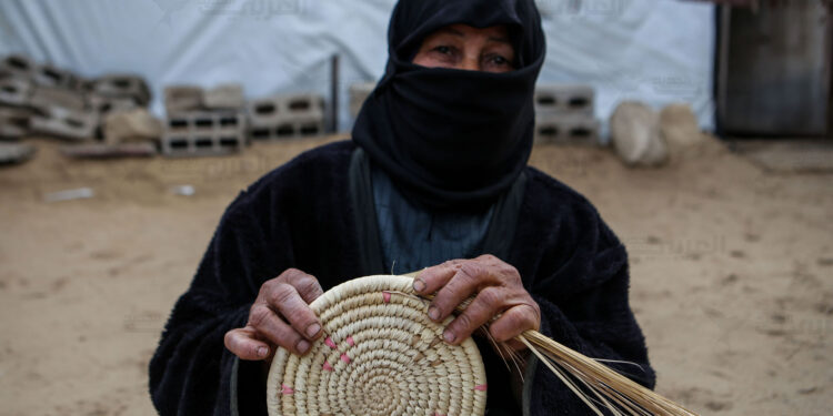 مهنة تتوارثها نساء الجنوب “منذ 10 آلاف عام” … “صناعات الخوص”