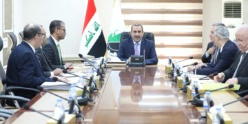 توجيه بمعالجة الإشكاليات للمضي بمشاريع الزجاج والسيراميك في الأنبار
