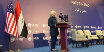 السفيرة الامريكية .. شركات الولايات المتحدة مستعدة للاستثمار في العراق