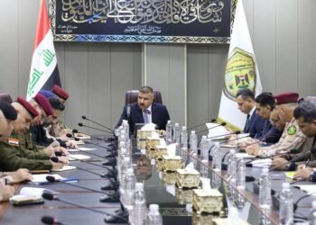 وزير الداخلية يترأس اجتماعاً أمنياً لمتابعة عمل السيطرات ومنع تهريب الدولار