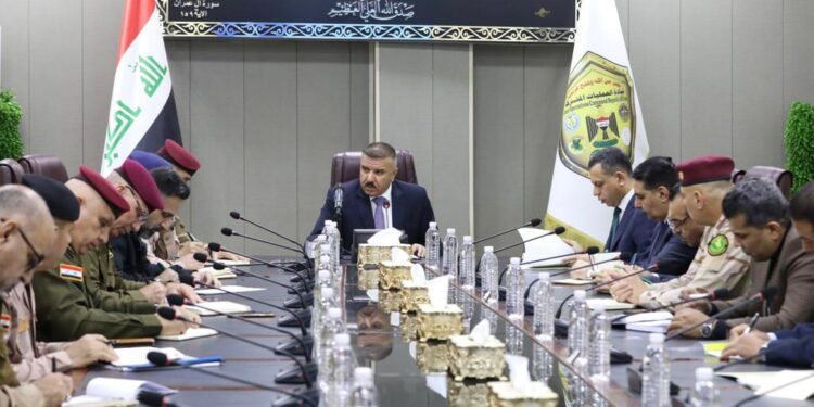 وزير الداخلية يترأس اجتماعاً أمنياً لمتابعة عمل السيطرات ومنع تهريب الدولار